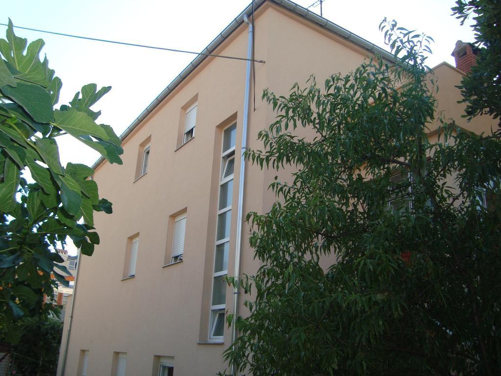 Apartments And Rooms Antonio Zadar Exterior photo